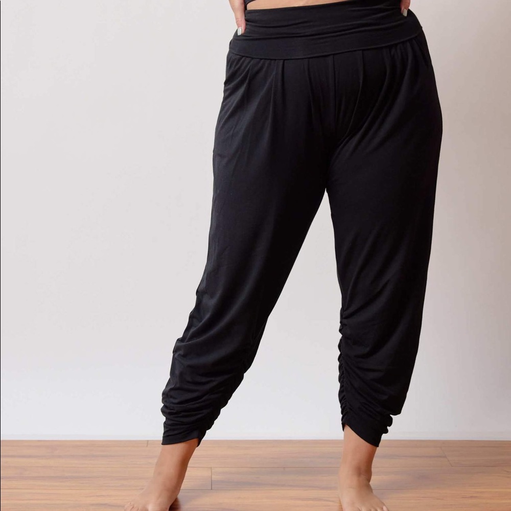 Black Sunday Crop Pant by Free Label